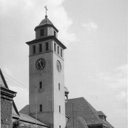 Das Bild zeigt ein historisches Bild der Evangelischen Kirche in Frechen.